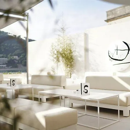 Hotel Kompas 4*